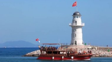 gemi ve Beyaz feneri