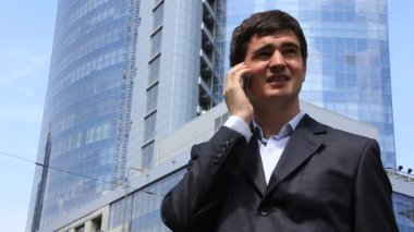 Cep telefonlu iş adamı