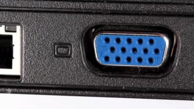 LAN ve vga yuva içinde laptop