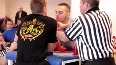 ARM-Wrestling