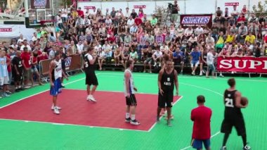 Kiev, Ukrayna - Ağustos 24: Bağımsızlık günü kutlamaları, kiev, Ukrayna, Ağustos 24, 2012 için adanmış khreschatyk sokak üzerinde son Ukrayna streetball Ligi
