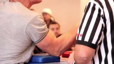 ARM-Wrestling