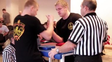 ARM-Wrestling