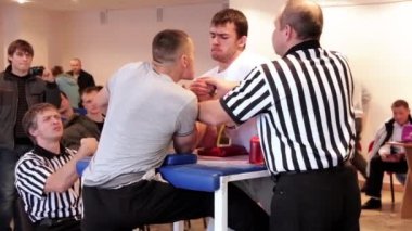 ARM-Wrestling