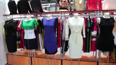 Elbise dükkanı