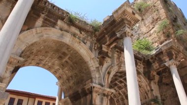 Antik Roma İmparatoru kapısı adrian antalya kent merkezi Türkiye'de