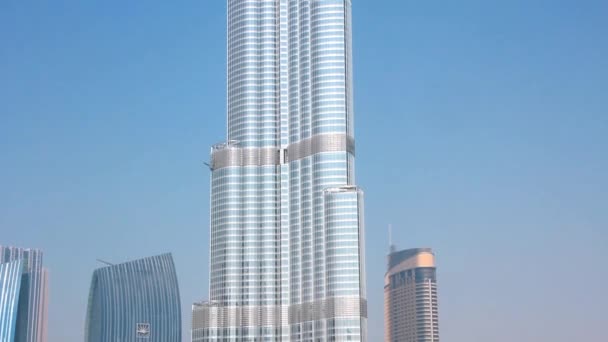 Burj Khalifa - rascacielos más alto del mundo Dubai, Emiratos Árabes Unidos — Vídeo de stock