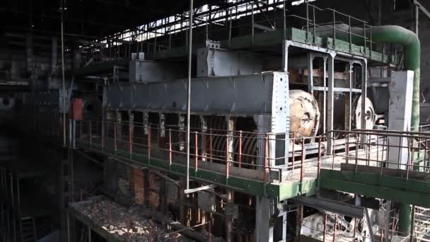 Innenraum des alten Kraftwerks — Stockvideo