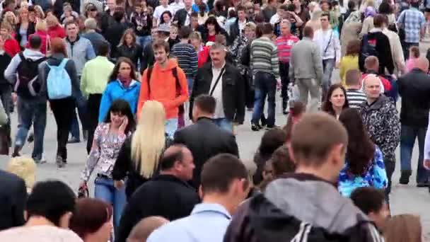 КИЕВ, Украина, 9 мая 2012 года: на торжественном параде, посвященном 67-й годовщине Победы в Великой Отечественной войне в Киеве, Украина, 9 мая 2012 года — стоковое видео