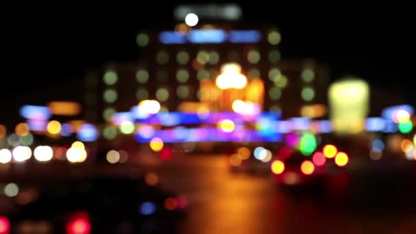 Bilar i natt city — Stockvideo