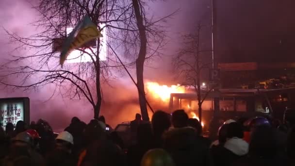 Ukraina, Kiev, den 19 januari, 2014: Mot regeringen protest i Kiev, Ukraina — Stockvideo