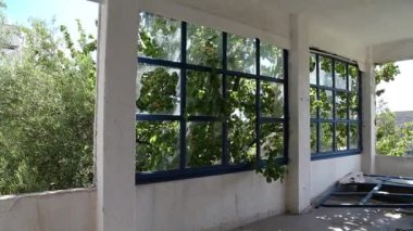 terk edilmiş bir otel iç