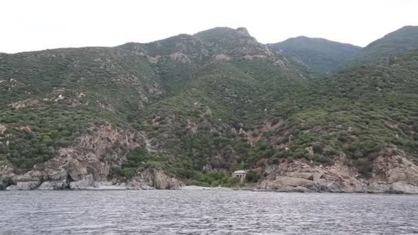 Navega a lo largo de la península de Athos — Vídeo de stock