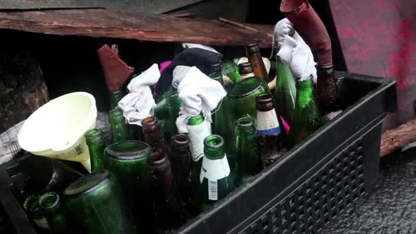 Butelki na koktajl Mołotowa — Wideo stockowe