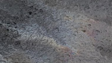 dökülen benzinli