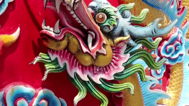 Bas-relief de dragon sur la colline Pratumnak à Pattaya, Thaïlande — Video