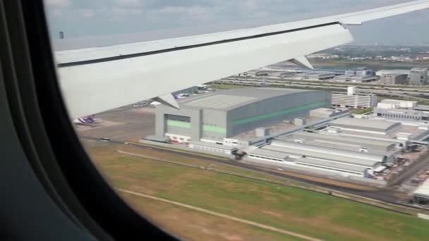 Vista desde la ventana del avión — Vídeos de Stock