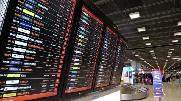 Persone in aeroporto — Video Stock