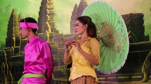 Traditional Apsara show in local restaurant in Siem Reap city, Cambodia — Stock Video