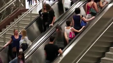 insanlar üzerinde yürüyen Atina, Yunanistan
