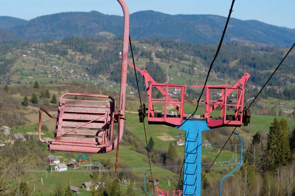 Vieux Télésiège Sans Travail Dans Les Montagnes — Photo