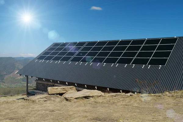 Painéis Células Solares Telhado Casa Nas Montanhas — Fotografia de Stock