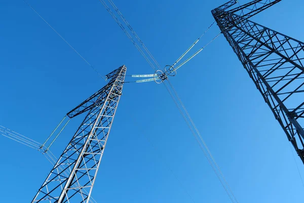 Grandes Torres Linhas Transmissão Energia Elétrica — Fotografia de Stock