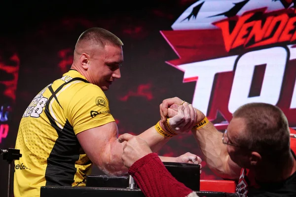 Kyiv Ukraine Outubro 2021 Professional Arm Wrestlers Oleg Petrenko Raimonds Imagens De Bancos De Imagens Sem Royalties