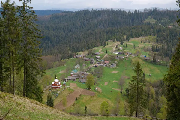 Malá Vesnice Karpatské Hoře Ukrajina — Stock fotografie