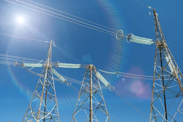 Grandes Torres Transmisión Energía Eléctrica Líneas Sol —  Fotos de Stock