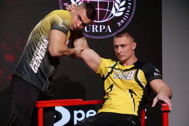 KYIV, UKRAINE, Ekim 30, 2021: Profesyonel Bilek Güreşçisi Oleg Petrenko PAL 'de Zirve 8 Turnuvasında - Profesyonel Bilek Güreşi Ligi