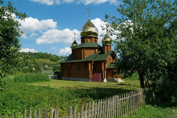 Kerk Karpaten Repinne Dorp Zakarpattia Oblast Oekraïne — Stockfoto