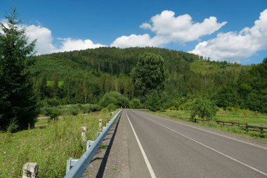 Karpat Dağları, Ukrayna 'da yeni güzel bir yol