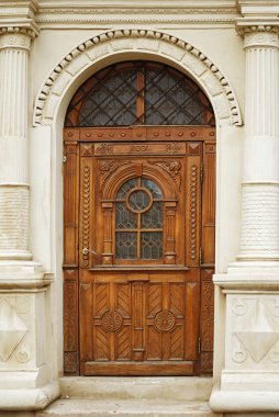 oymalı ahşap kapı