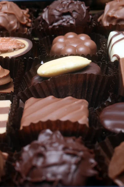 Caixa com doces de chocolate — Fotografia de Stock