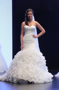 düğün elbise moda defilesi