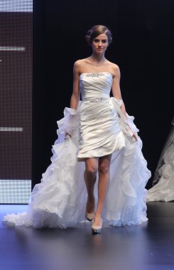 düğün elbise moda defilesi