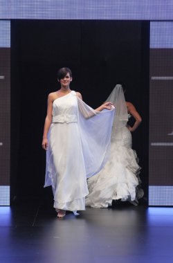 düğün elbise moda defilesi