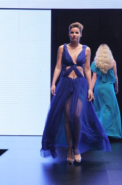 düğün elbise moda defilesi
