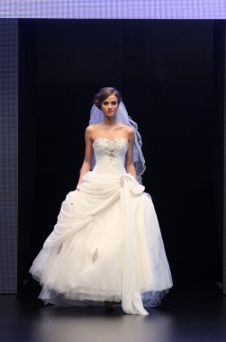 düğün elbise moda defilesi