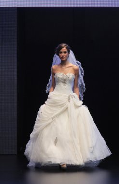 düğün elbise moda defilesi