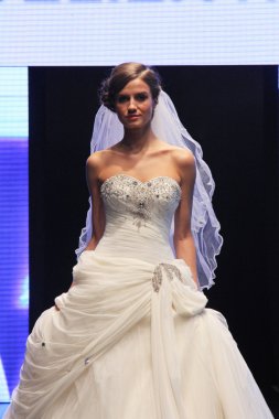 düğün elbise moda defilesi