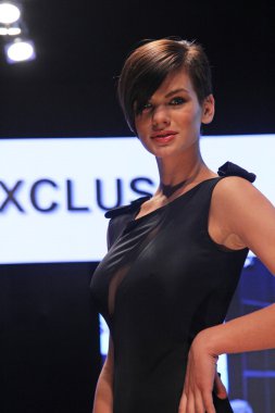 düğün elbise moda defilesi