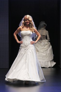 düğün elbise moda defilesi