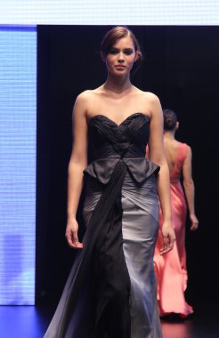 düğün elbise moda defilesi