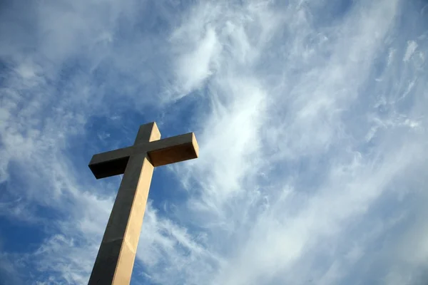 Kreuz auf dem Hügel über Dubrovnik, Kroatien — Stockfoto