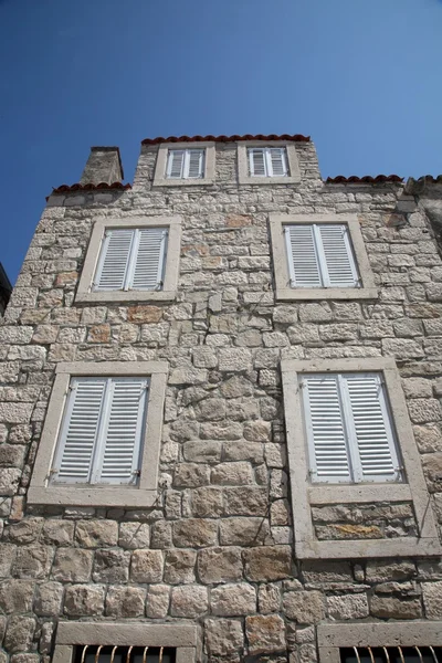 Старый исторический дом в Оребиче, Хорватия — стоковое фото