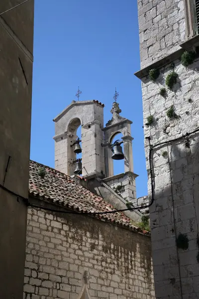 Campanario en Sibenik, Croacia — Foto de Stock