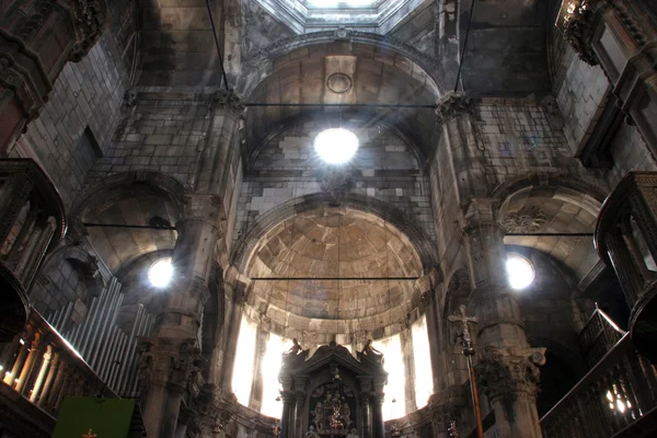 Wnętrze katedry Świętego Jakuba w Šibeniku, Chorwacja. listę Światowego Dziedzictwa UNESCO — Zdjęcie stockowe