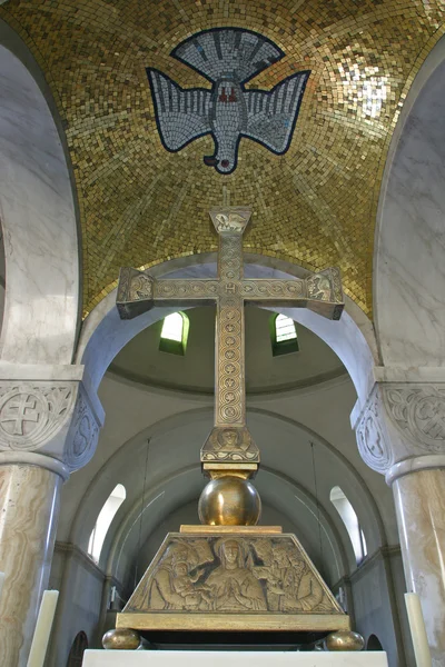 Duhul Sfânt Pasăre și Cruce — Fotografie, imagine de stoc